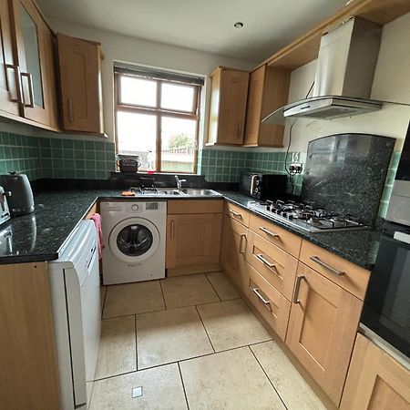 Shared House On Southmead 호텔 브리스틀 외부 사진