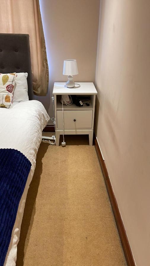 Shared House On Southmead 호텔 브리스틀 외부 사진