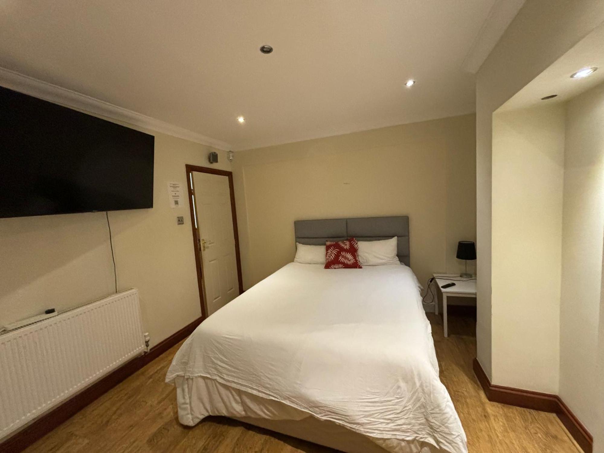 Shared House On Southmead 호텔 브리스틀 외부 사진