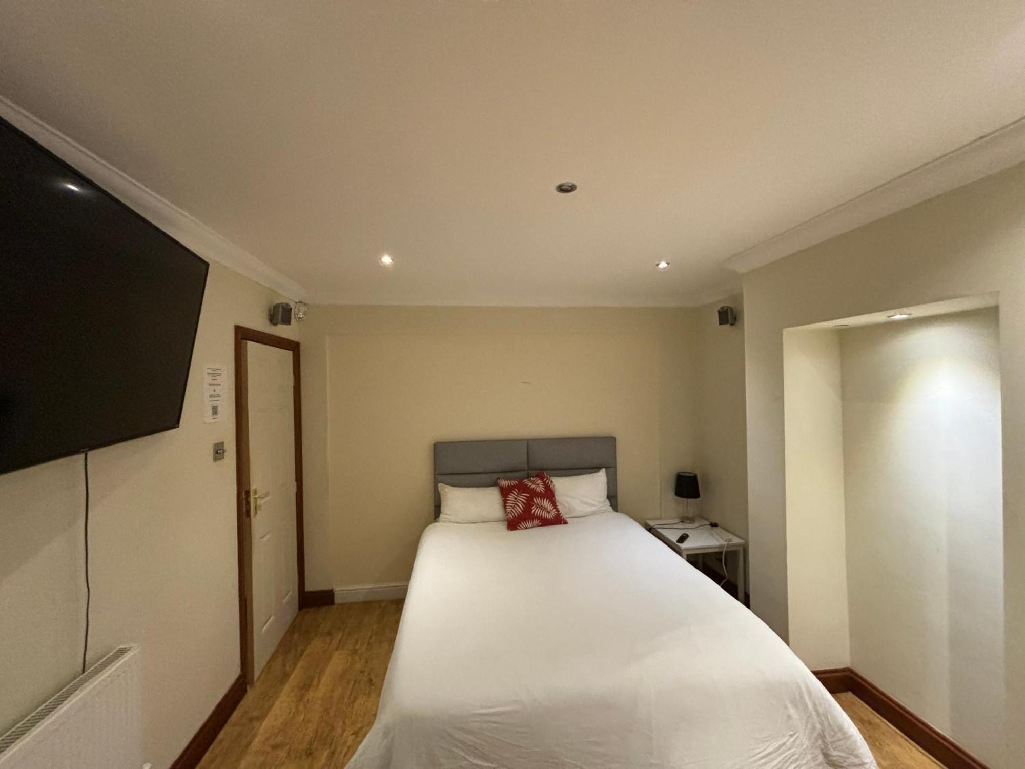 Shared House On Southmead 호텔 브리스틀 외부 사진